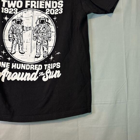Two Friends Shirt Mens Medium Black Planet Tour 2023 Music Band Graphic Tee - Picture 6 of 8
